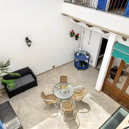 Duplex Flat In The Old Town Of アパート アルクディア