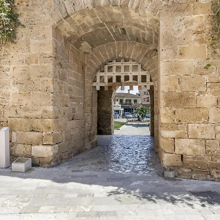 Duplex Flat In The Old Town Of
